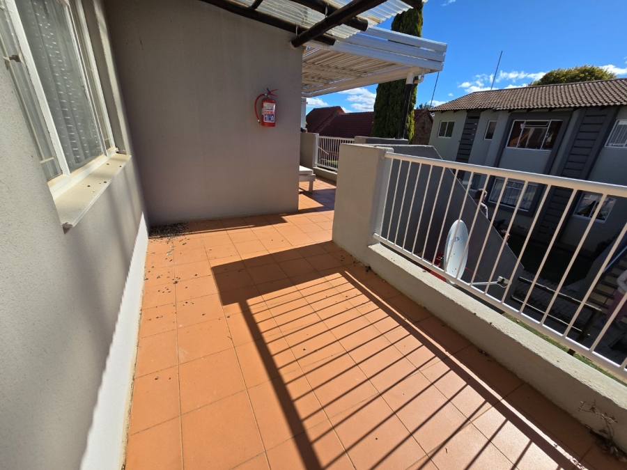 2 Bedroom Property for Sale in Van Der Hoff Park North West
